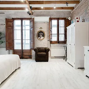 lovely-loft-near-barcelona-center.catalonia-hotels.com/